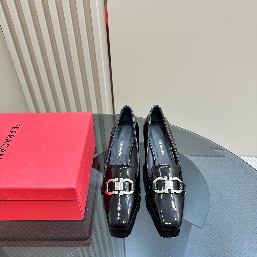 Ferragamo Pump With Gancini Ornament - DopestKickz