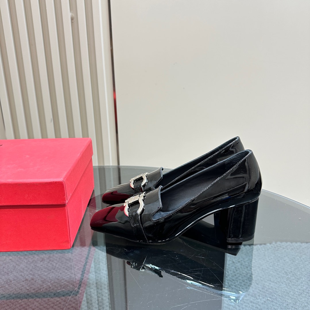 Ferragamo Pump With Gancini Ornament - DopestKickz