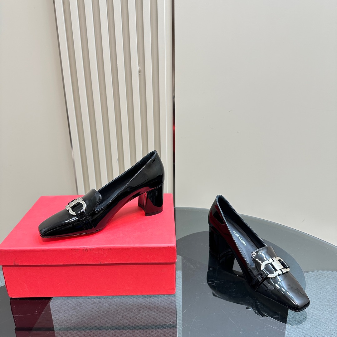 Ferragamo Pump With Gancini Ornament - DopestKickz