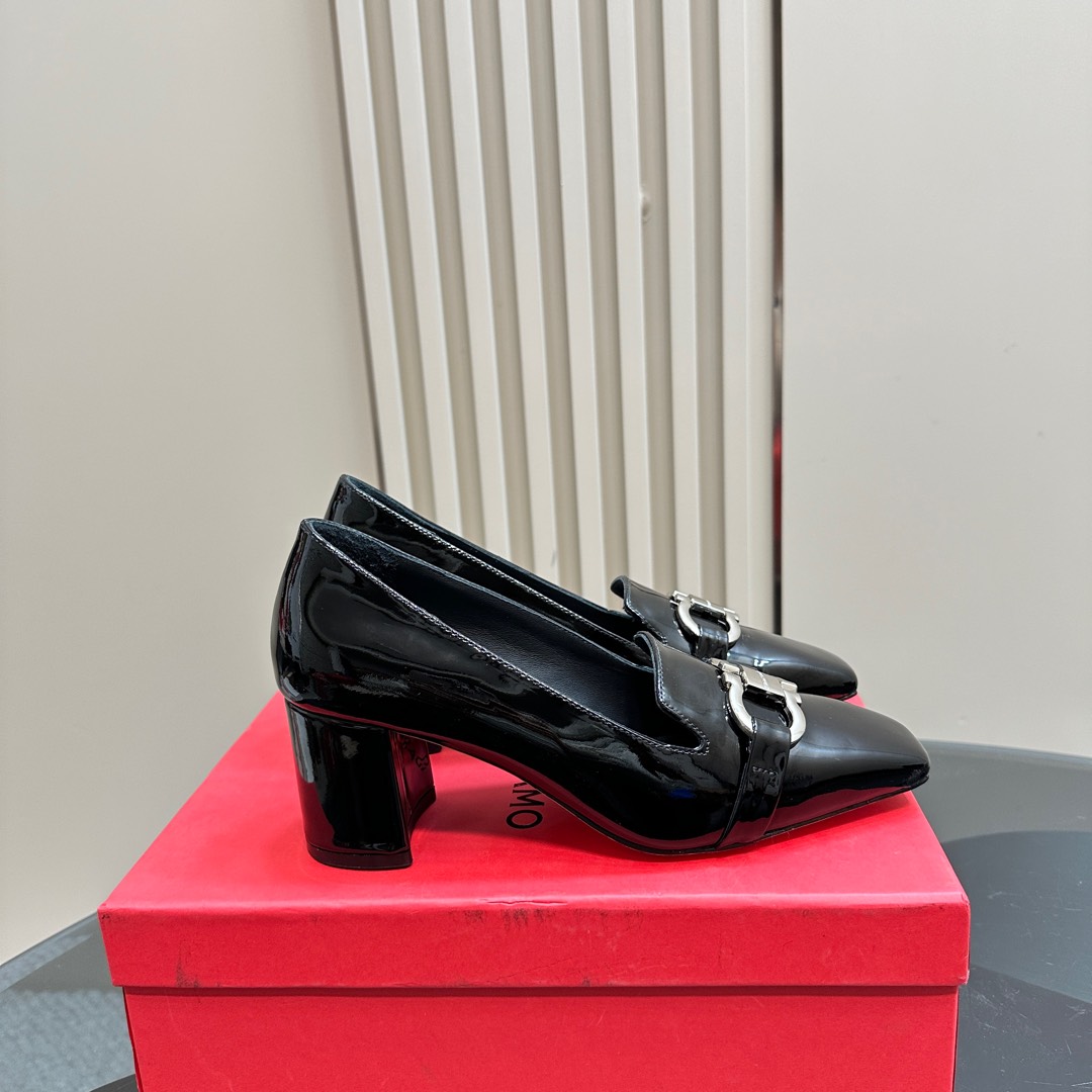 Ferragamo Pump With Gancini Ornament - DopestKickz