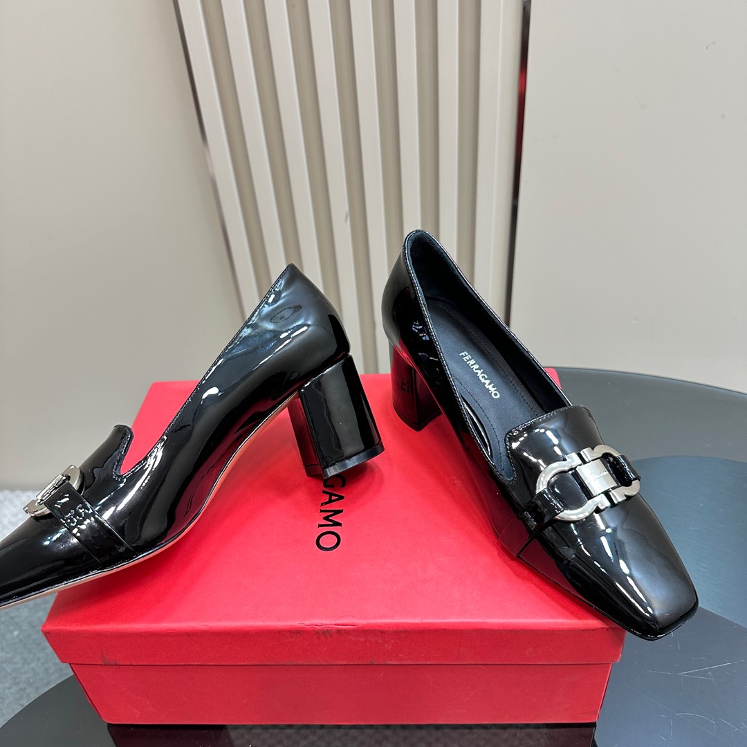 Ferragamo Pump With Gancini Ornament - DopestKickz