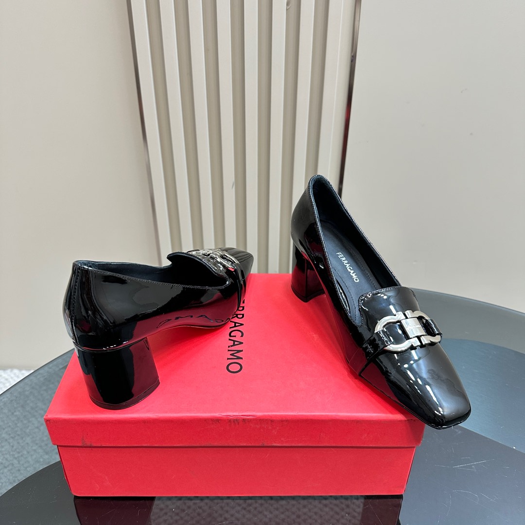 Ferragamo Pump With Gancini Ornament - DopestKickz