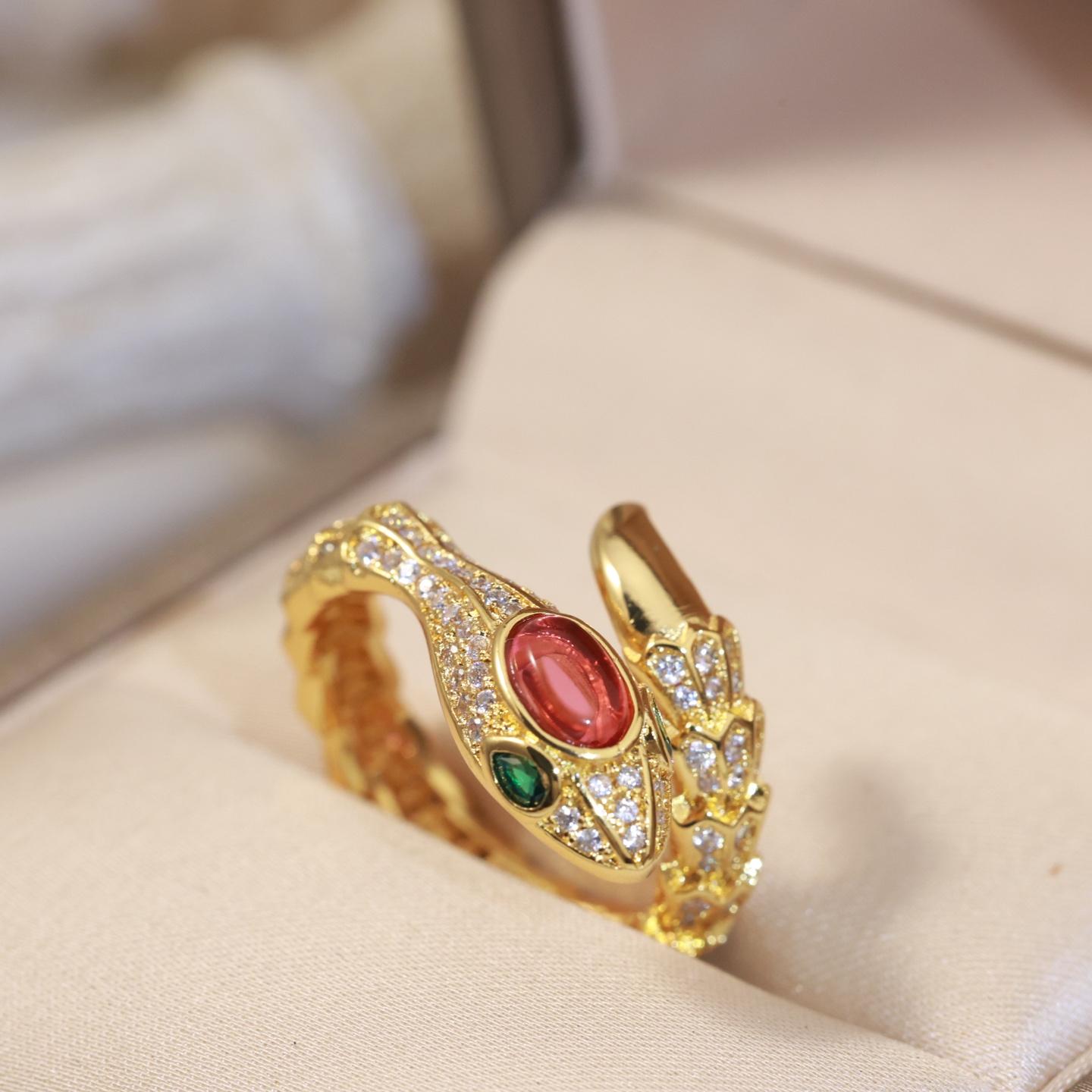 Bvlgari Ring - DopestKickz