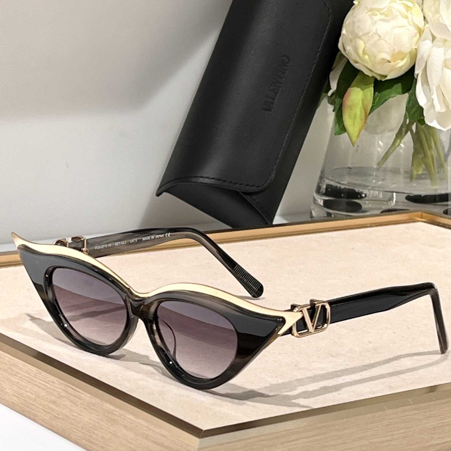 Valenti VLS-201F Sunglasses - DopestKickz
