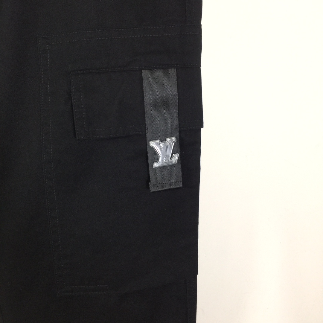 Louis Vuitton Signature Cotton Cargo Pants  1AFJ90 - DopestKickz