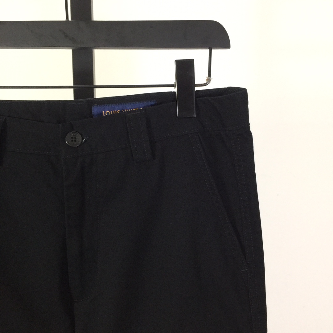 Louis Vuitton Signature Cotton Cargo Pants  1AFJ90 - DopestKickz