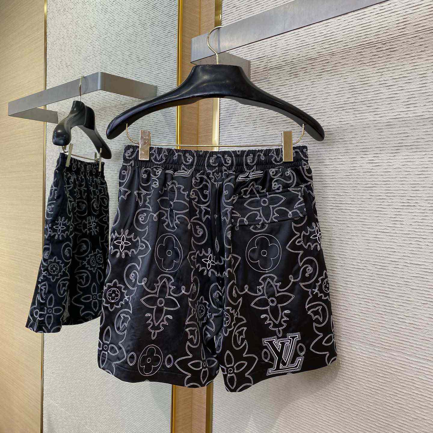 Louis Vuitton Printed Silk Shorts   1AFWOR - DopestKickz