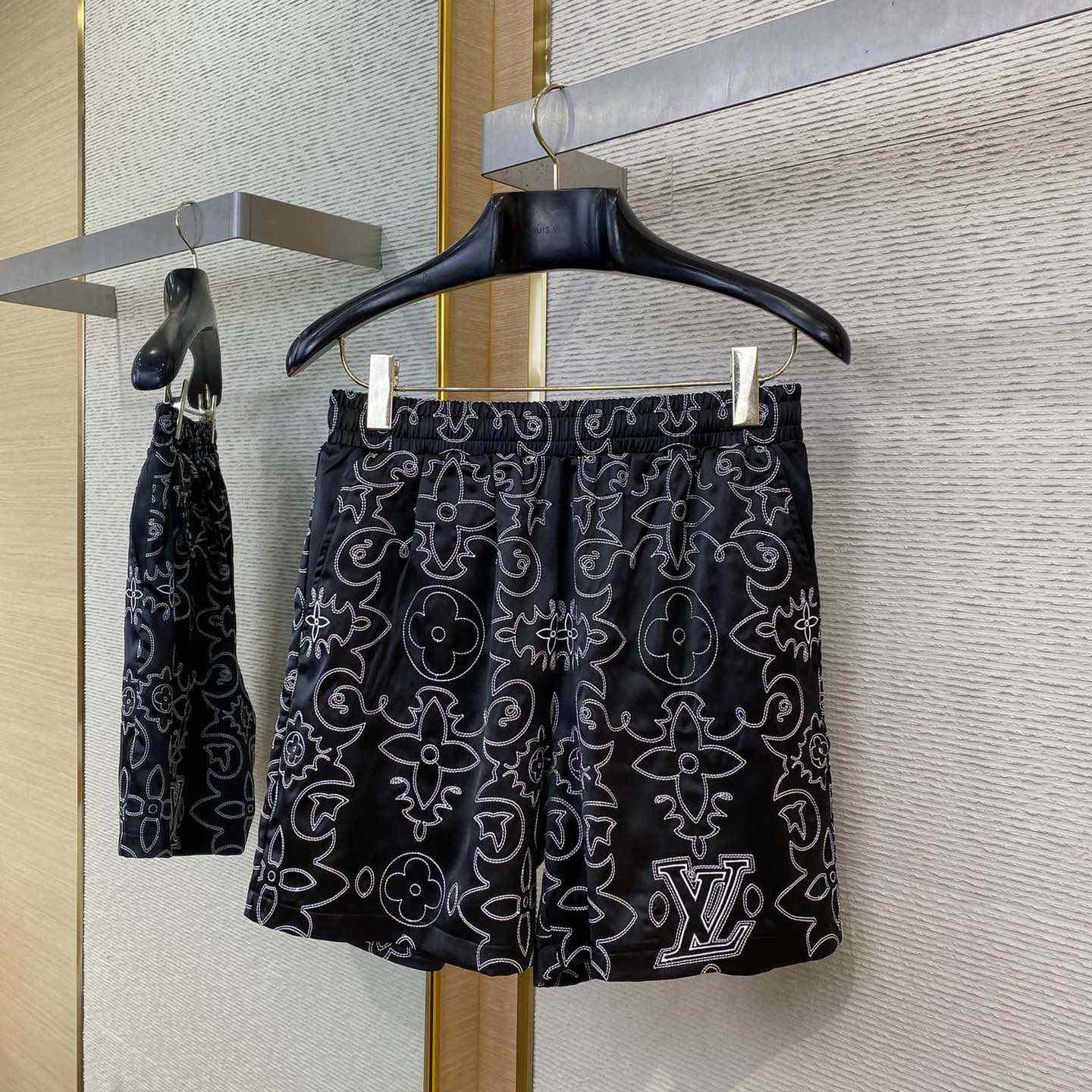 Louis Vuitton Printed Silk Shorts   1AFWOR - DopestKickz