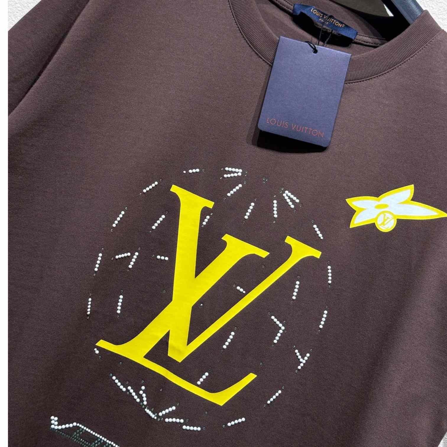 Louis Vuitton Washed Embellished Cotton T-Shirt   1AHCL3 - DopestKickz