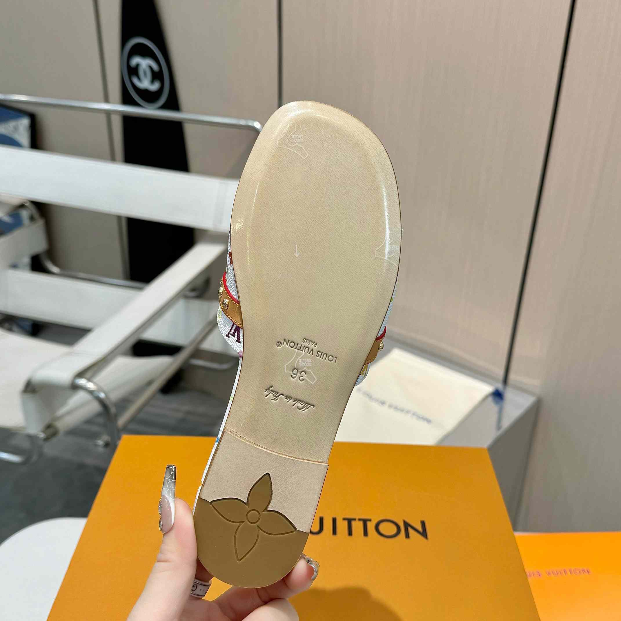 Louis Vuitton LV x TM 6AM Flat Mule   1AGZUV - DopestKickz