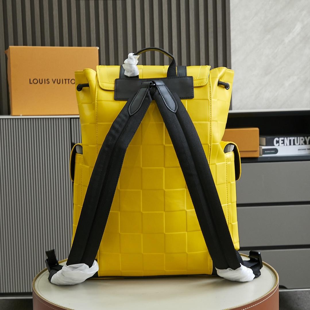 Louis Vuitton Christopher MM  M25016 - DopestKickz