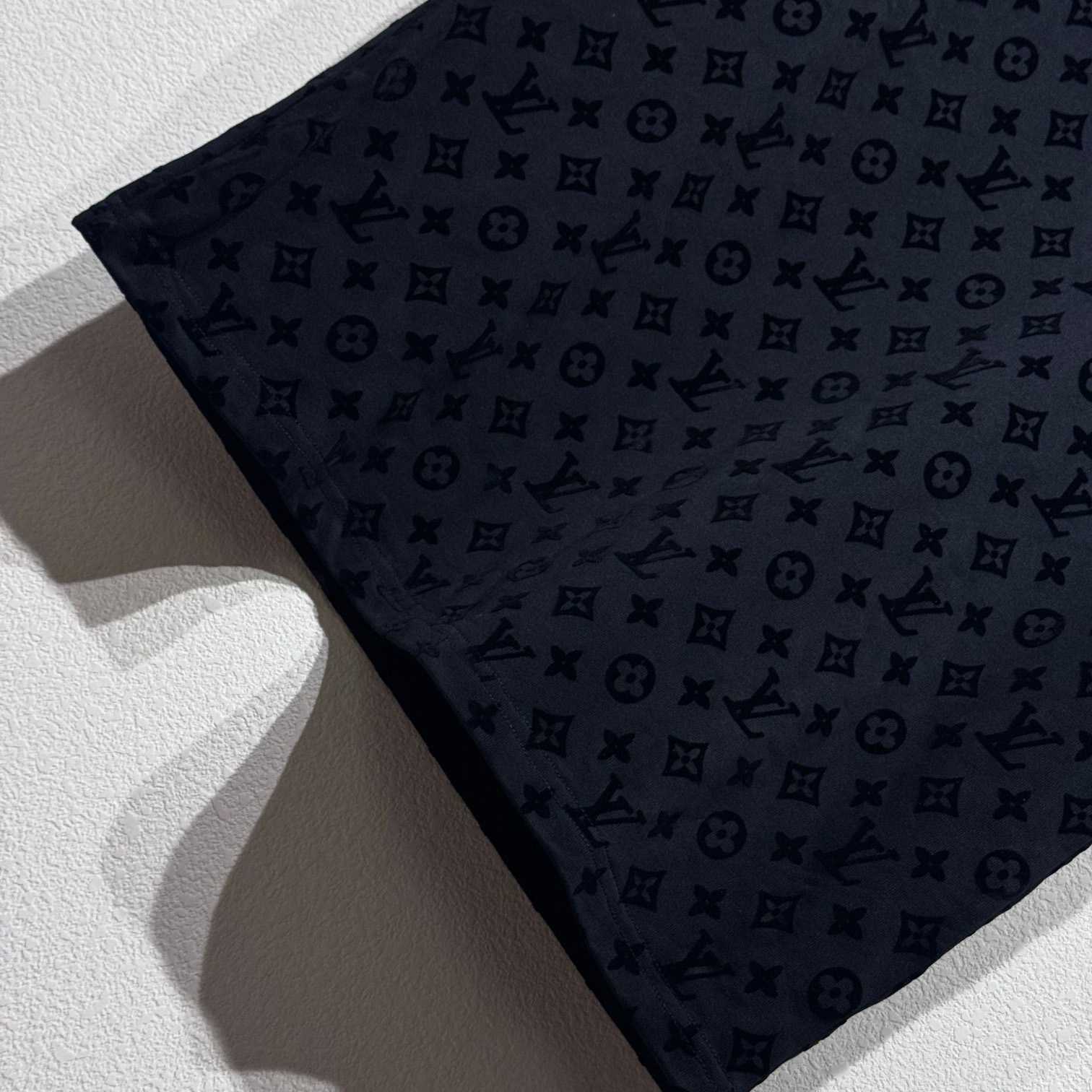 Louis Vuitton Monogram T-Shirt - DopestKickz
