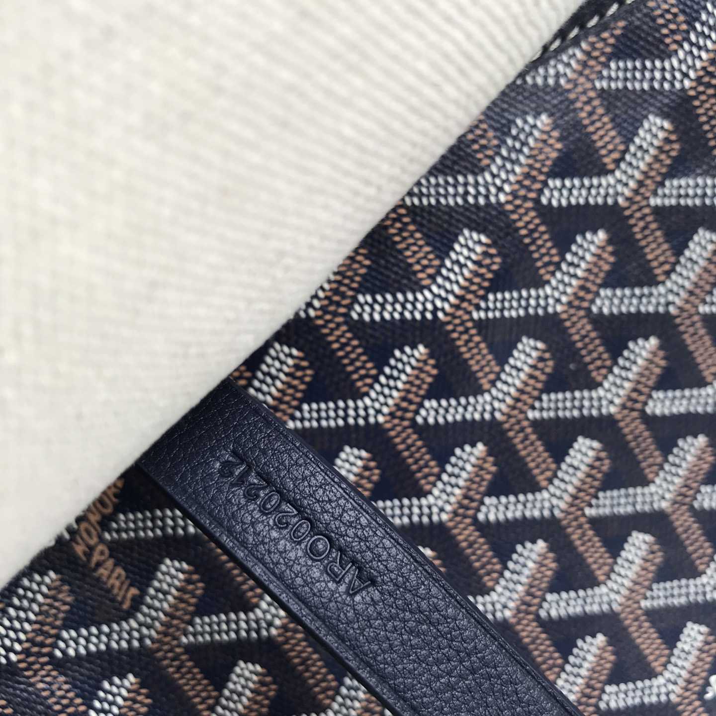 Goyard Capetien MM Messenger Bag   - DopestKickz