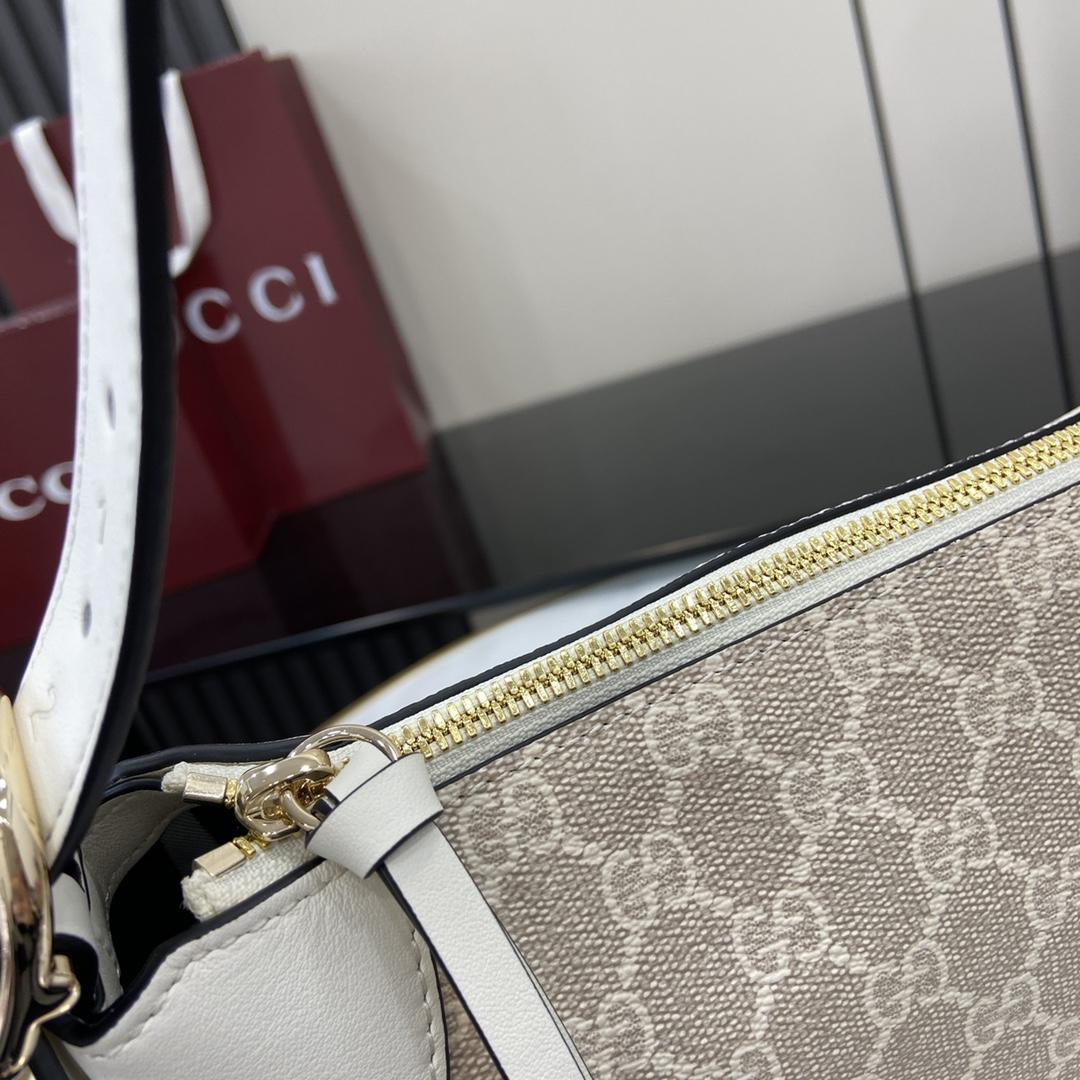 Gucci GG Emblem Medium Shoulder Bag - DopestKickz