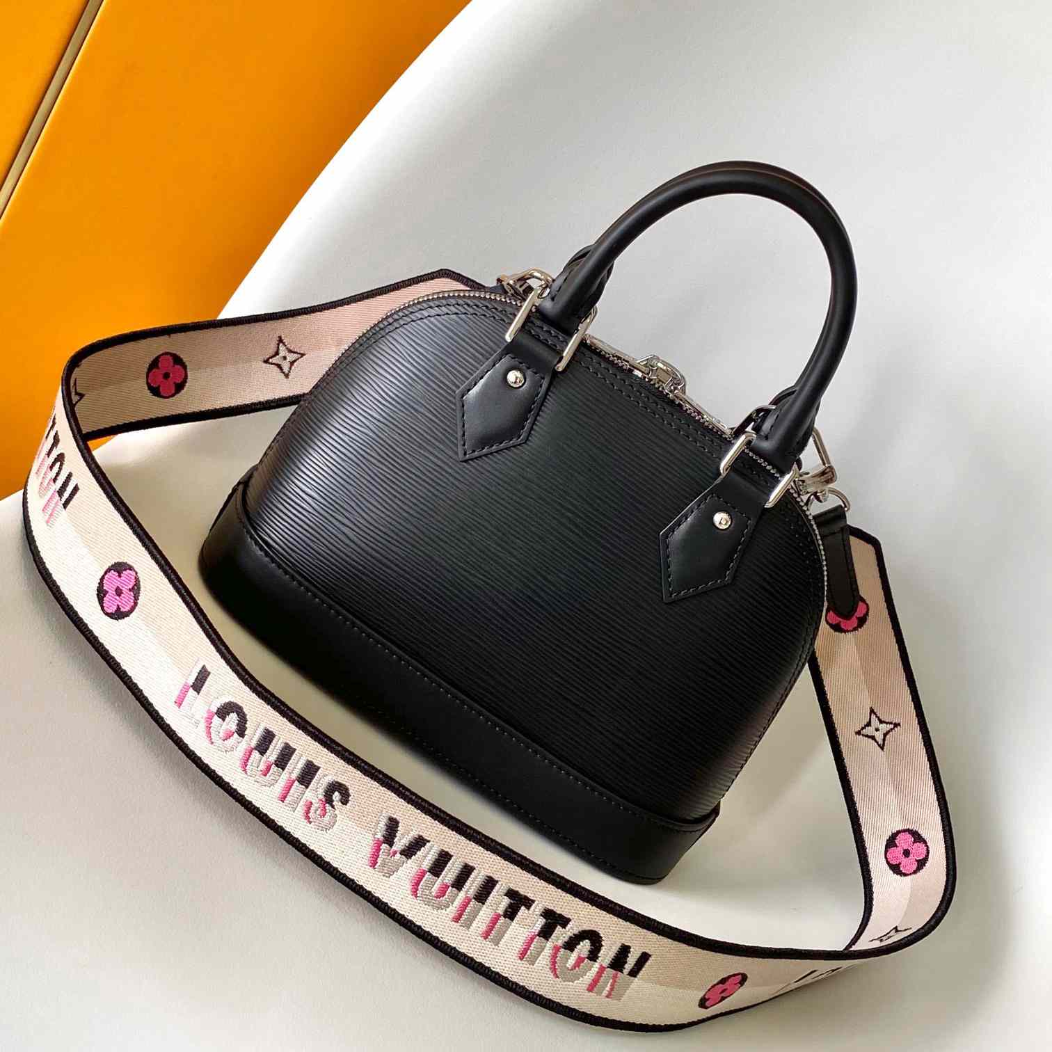 Louis Vuitton Alma BB   M59217 - DopestKickz