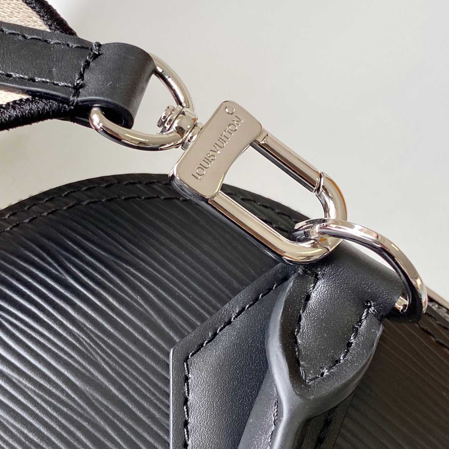 Louis Vuitton Alma BB   M59217 - DopestKickz