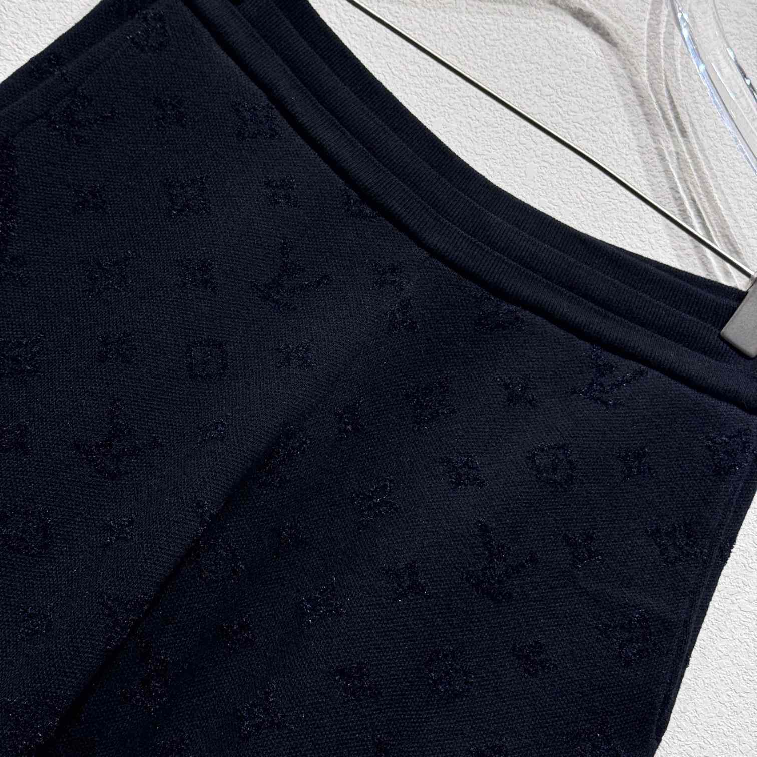 Louis Vuitton Graphic Jacquard Knitted Shorts  1AHC58 - DopestKickz