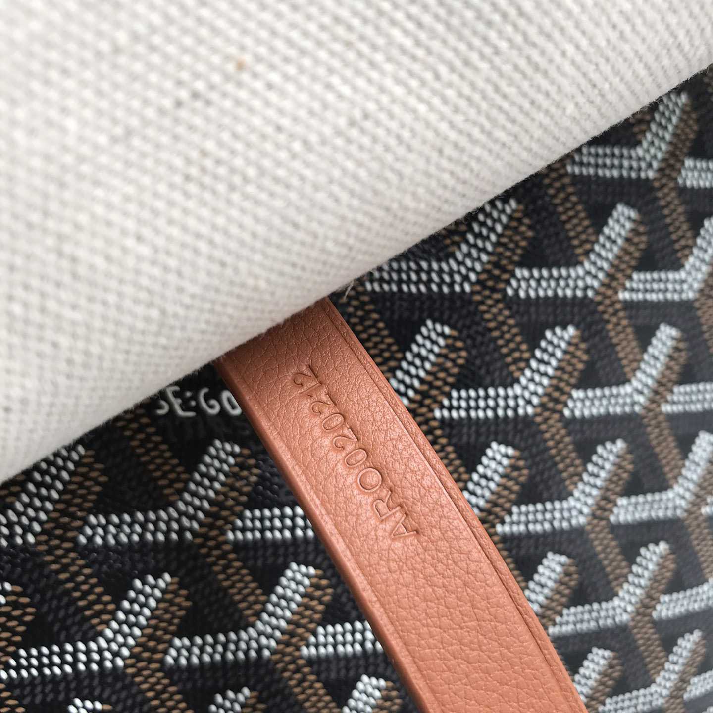 Goyard Capetien MM Messenger Bag   - DopestKickz