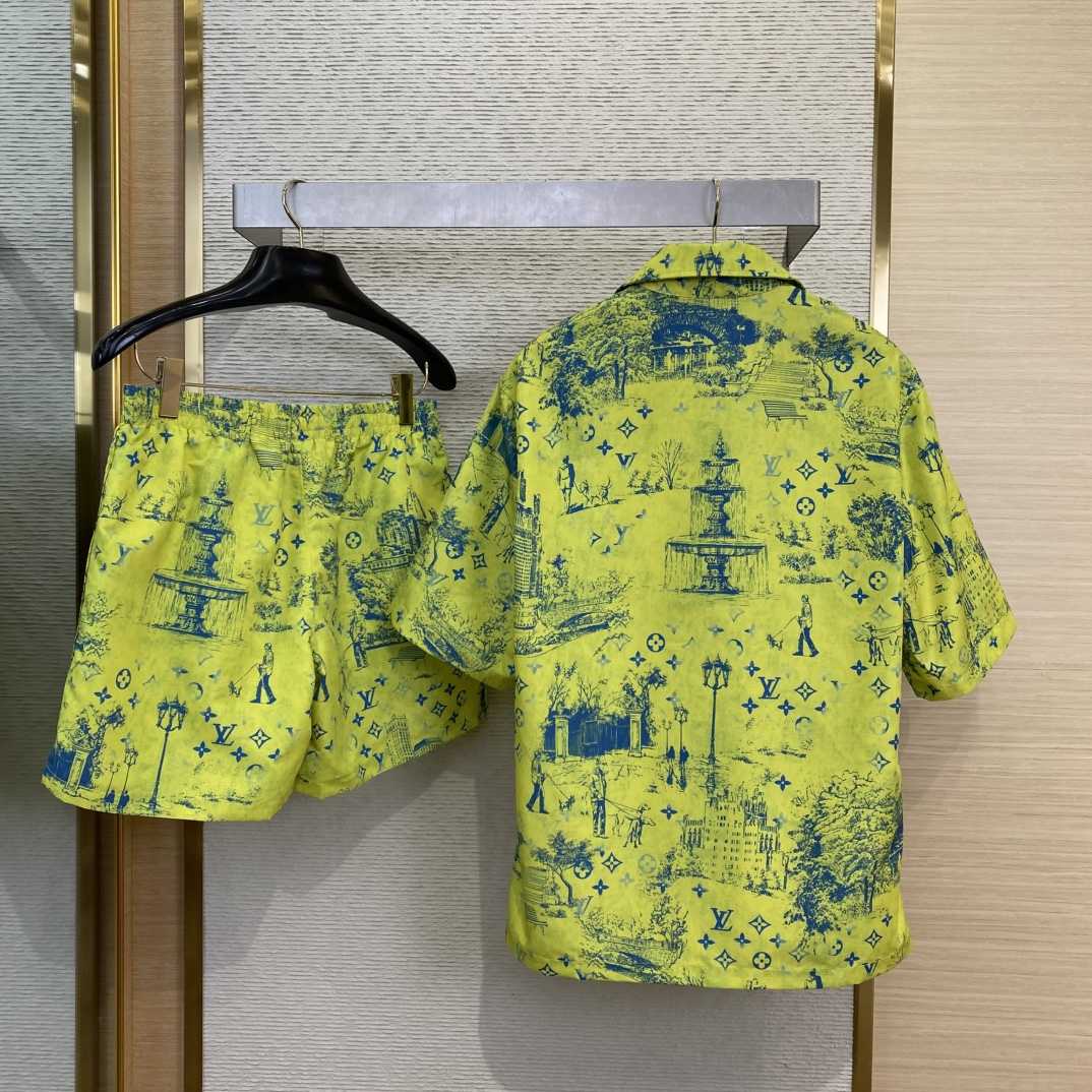 Louis Vuitton Tracksuits - DopestKickz