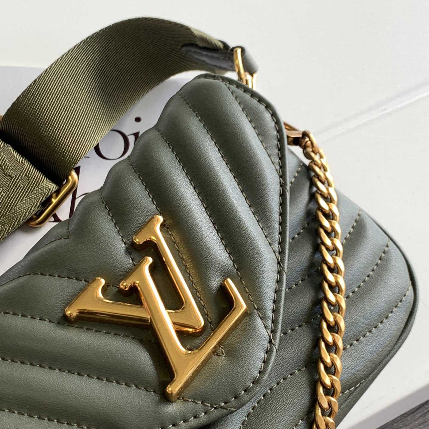  Louis Vuitton New Wave Multi-Pochette   （21x13x6.5cm）  M56471 - DopestKickz