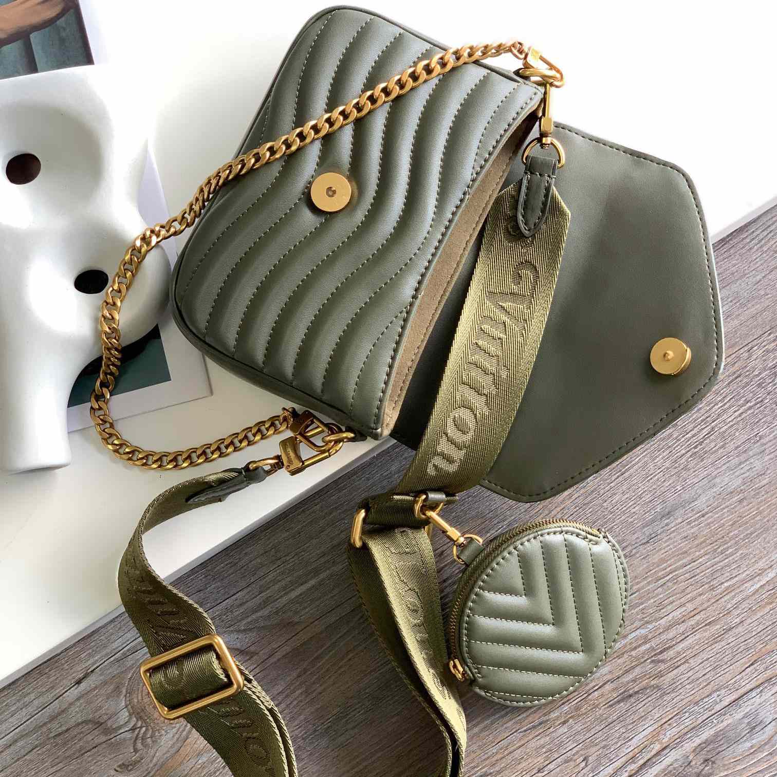  Louis Vuitton New Wave Multi-Pochette   （21x13x6.5cm）  M56471 - DopestKickz