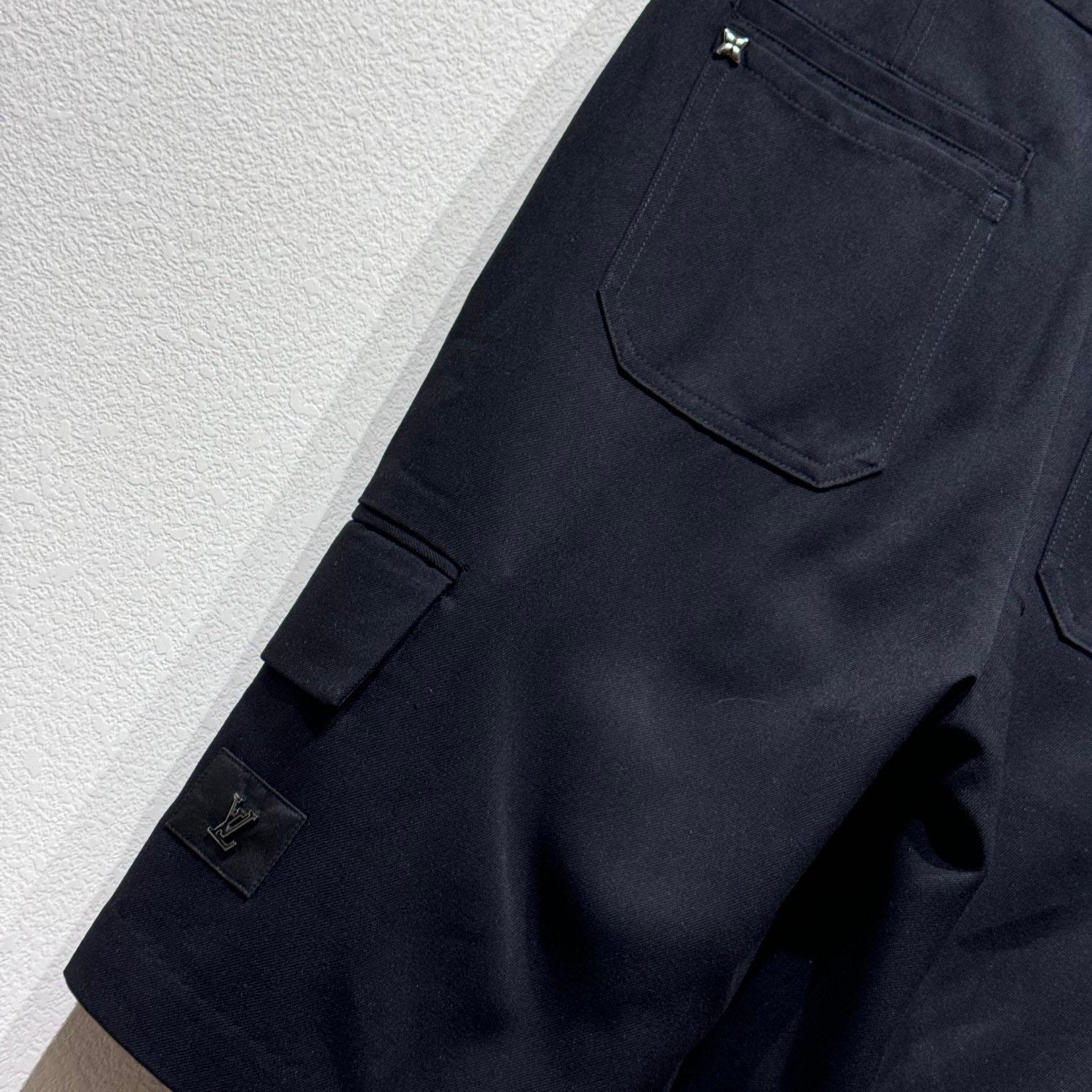 Louis Vuitton Cargo Shorts - DopestKickz