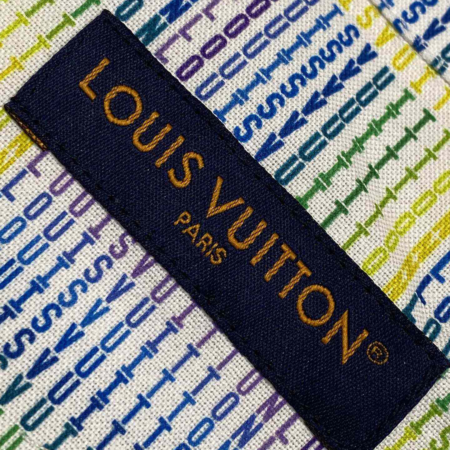 Louis Vuitton Graphic Printed Short-Sleeved Shirt    1AGTQG - DopestKickz
