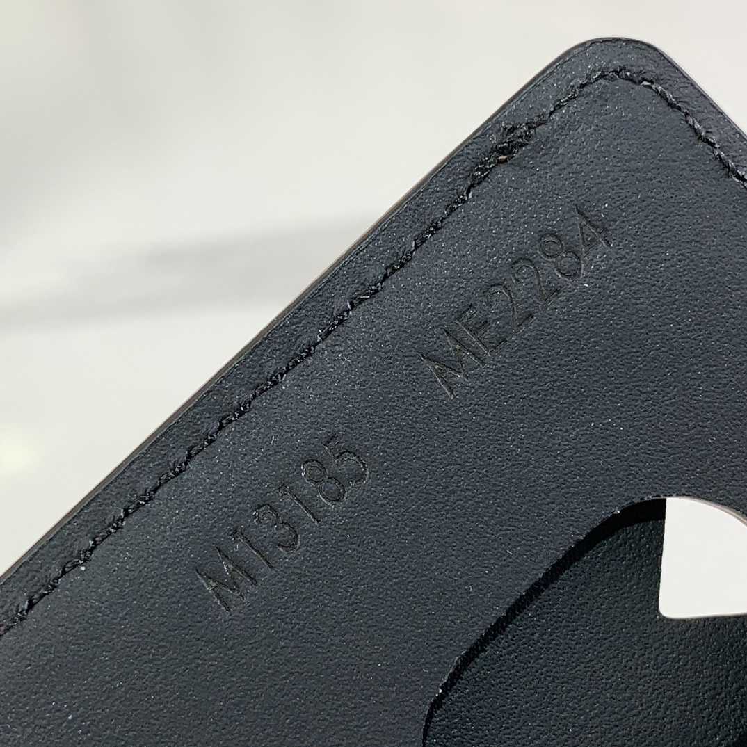 Louis Vuitton Porte-Cartes Magnet  M13185 - DopestKickz