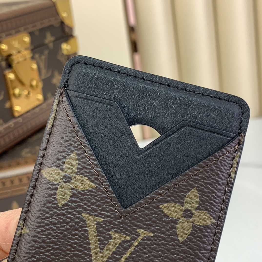 Louis Vuitton Porte-Cartes Magnet  M13185 - DopestKickz