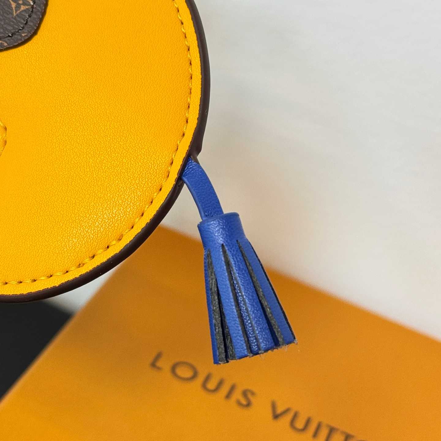 Louis Vuitton LV Elephant Bag Charm   M02325 - DopestKickz