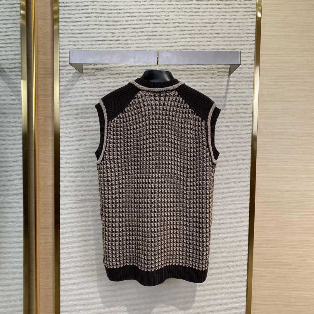 Louis Vuitton Cotton Jacquard Vest   1AHC37 - DopestKickz