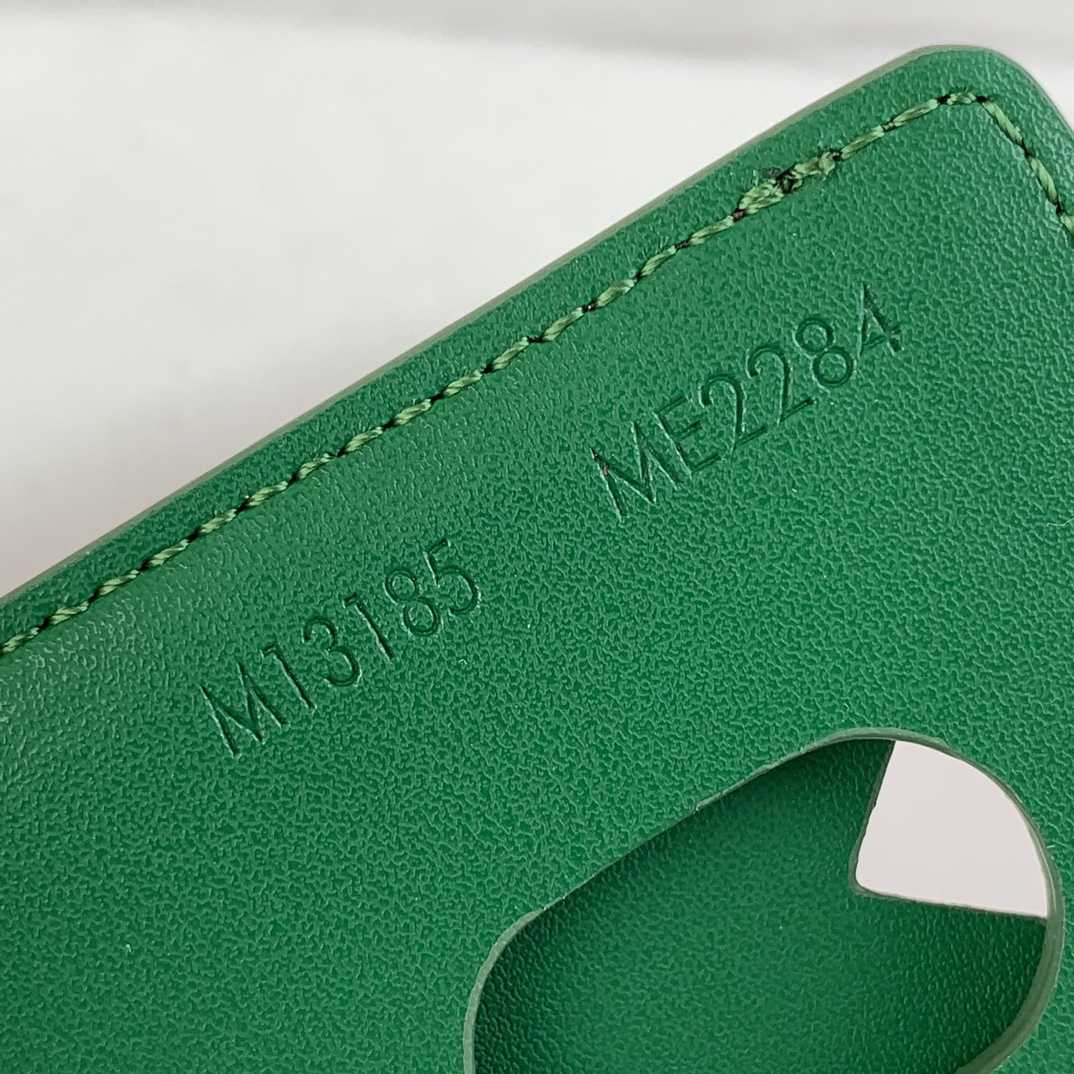 Louis Vuitton Porte-Cartes Magnet  M12855 - DopestKickz