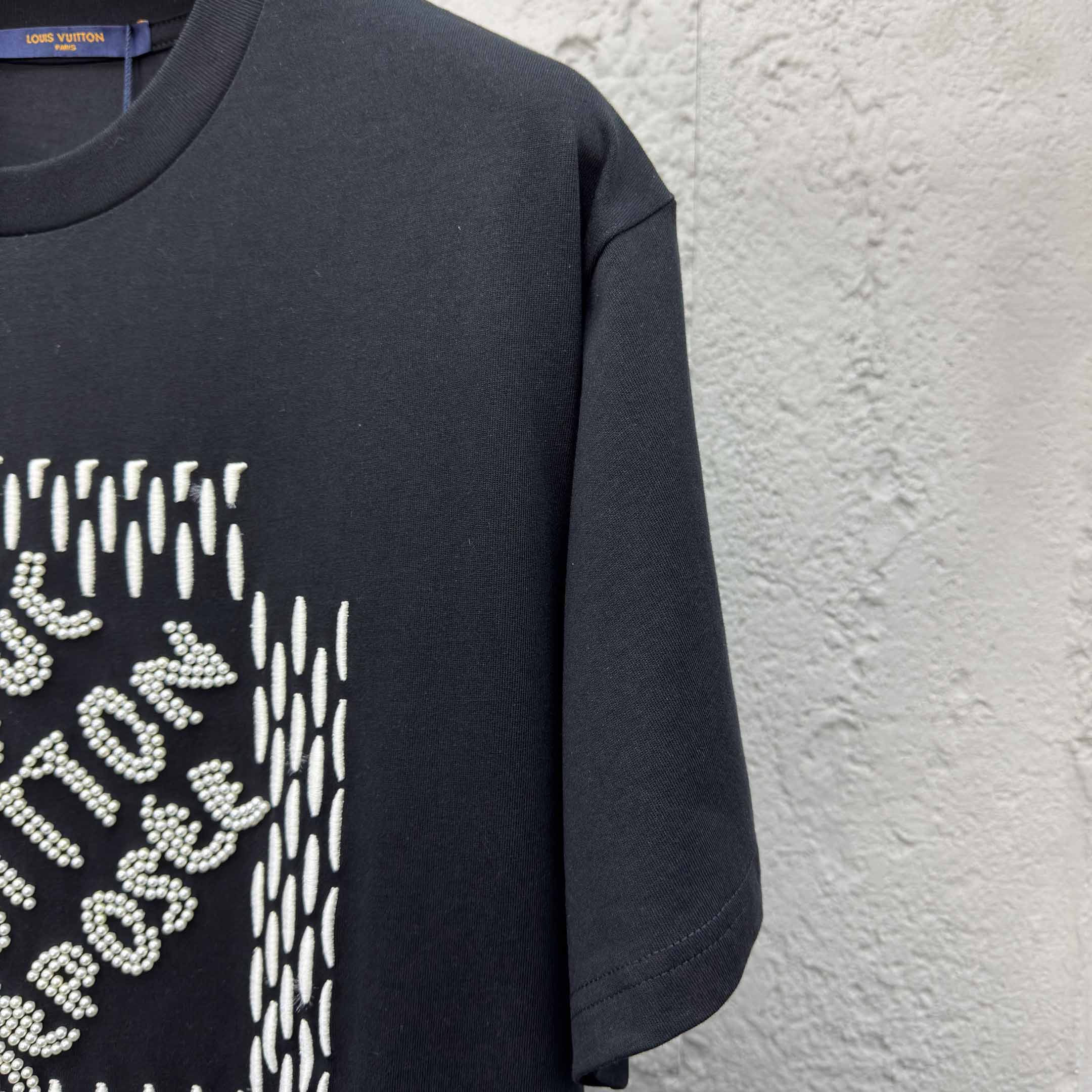 Louis Vuitton Embroidered Signature Cotton T-Shirt  1AFVB5 - DopestKickz
