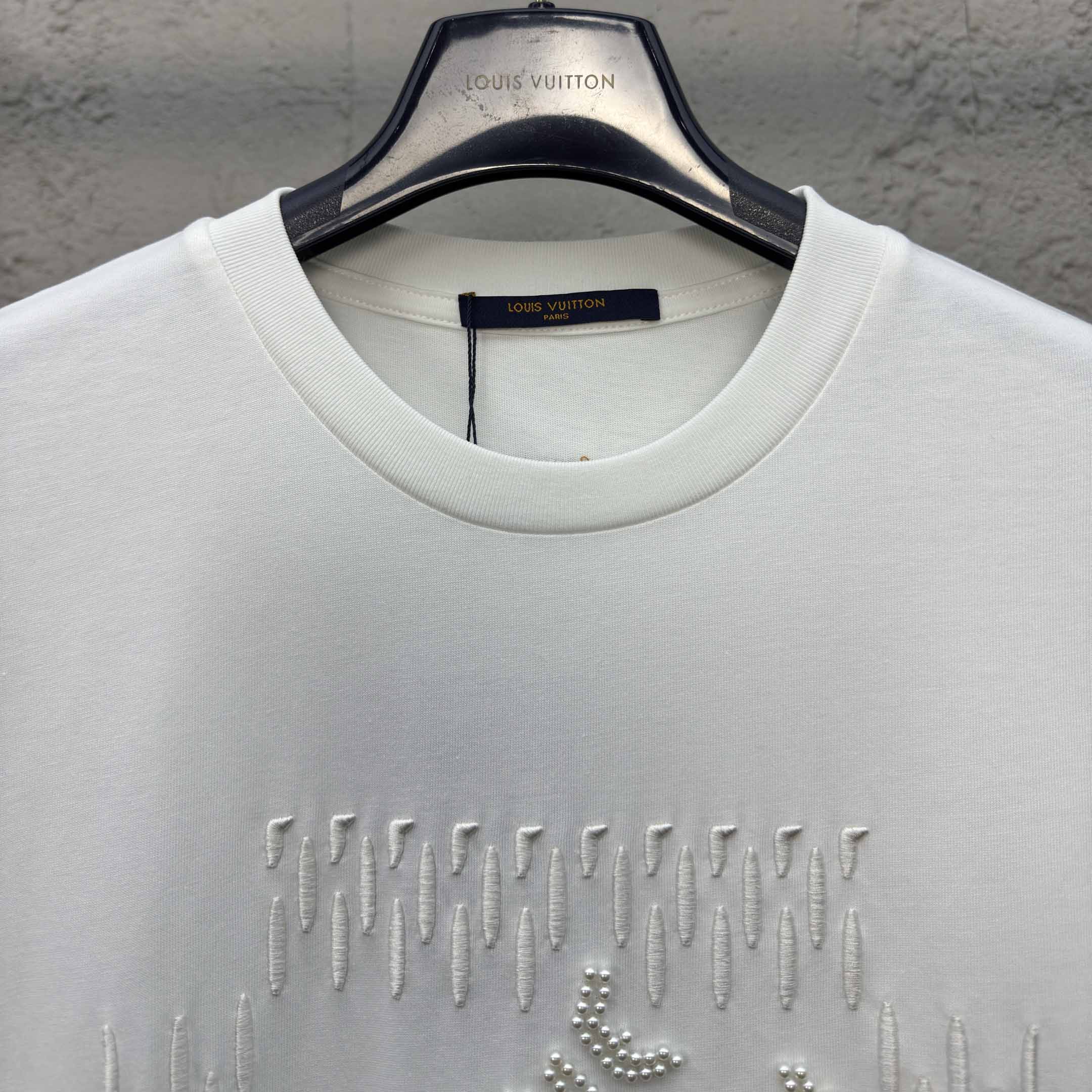 Louis Vuitton Embroidered Signature Cotton T-Shirt  1AFV77 - DopestKickz
