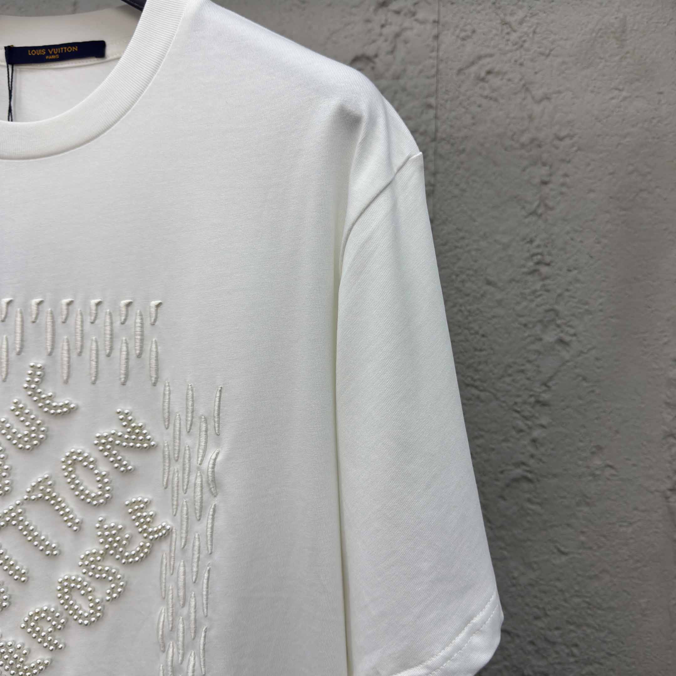 Louis Vuitton Embroidered Signature Cotton T-Shirt  1AFV77 - DopestKickz
