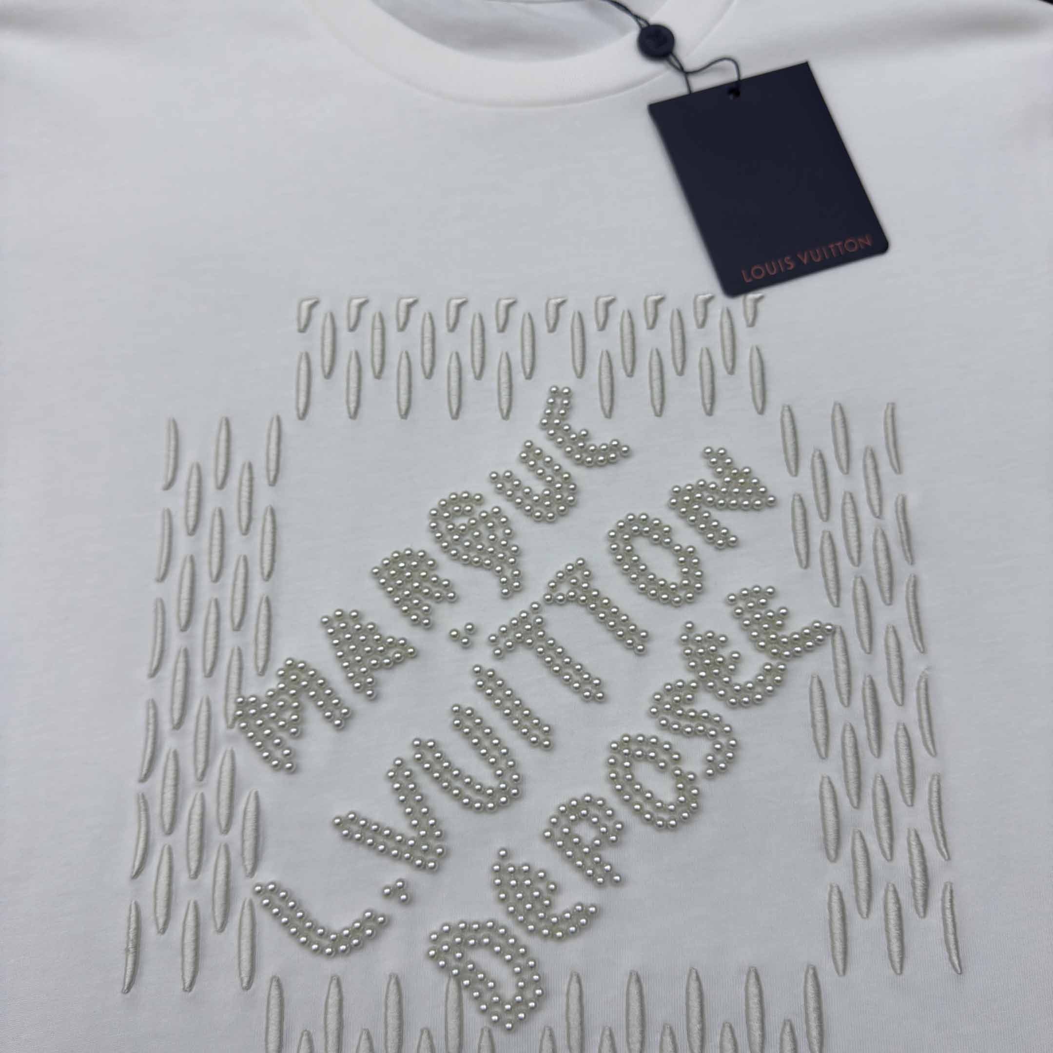 Louis Vuitton Embroidered Signature Cotton T-Shirt  1AFV77 - DopestKickz