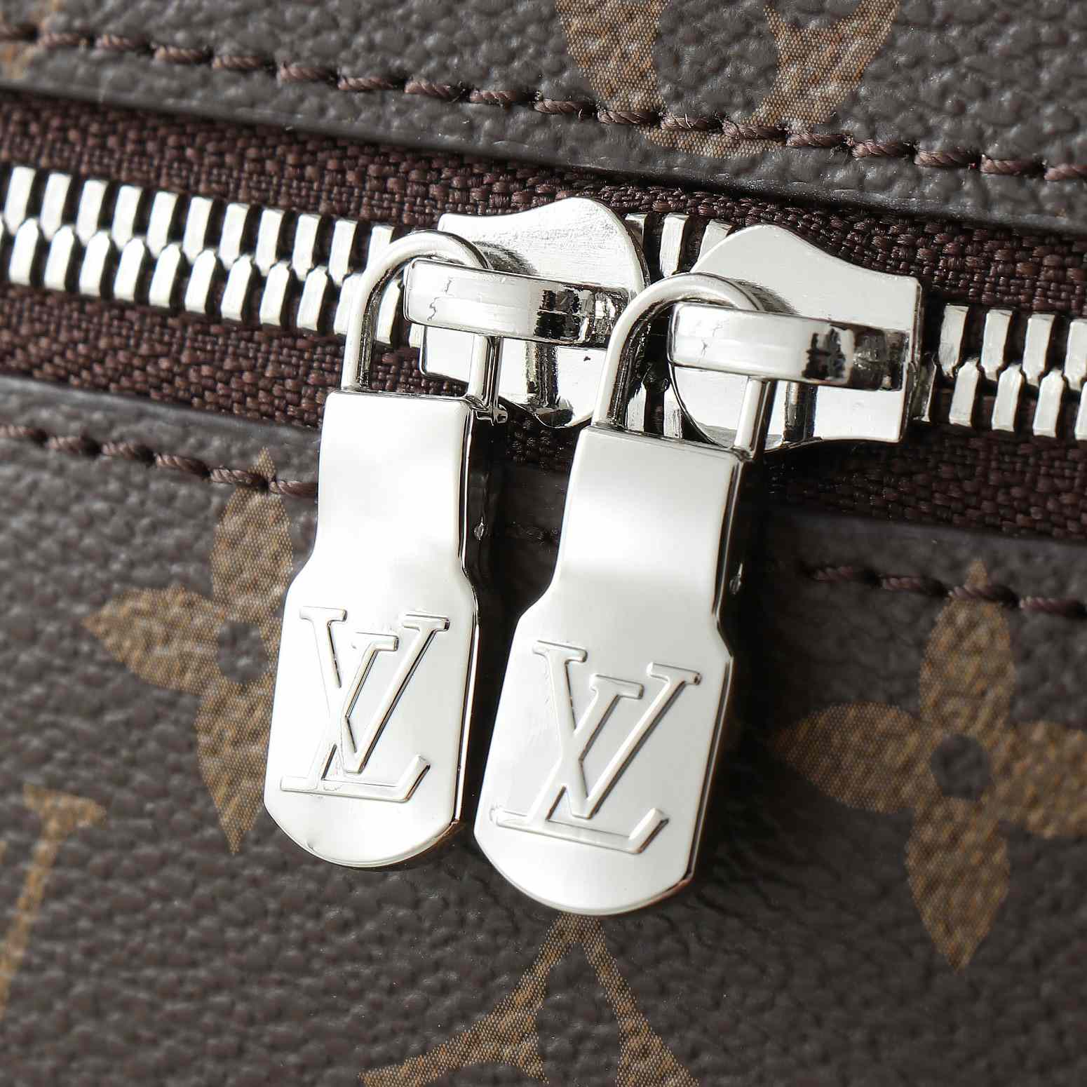 Louis Vuitton Nice Mini  M12650 - DopestKickz