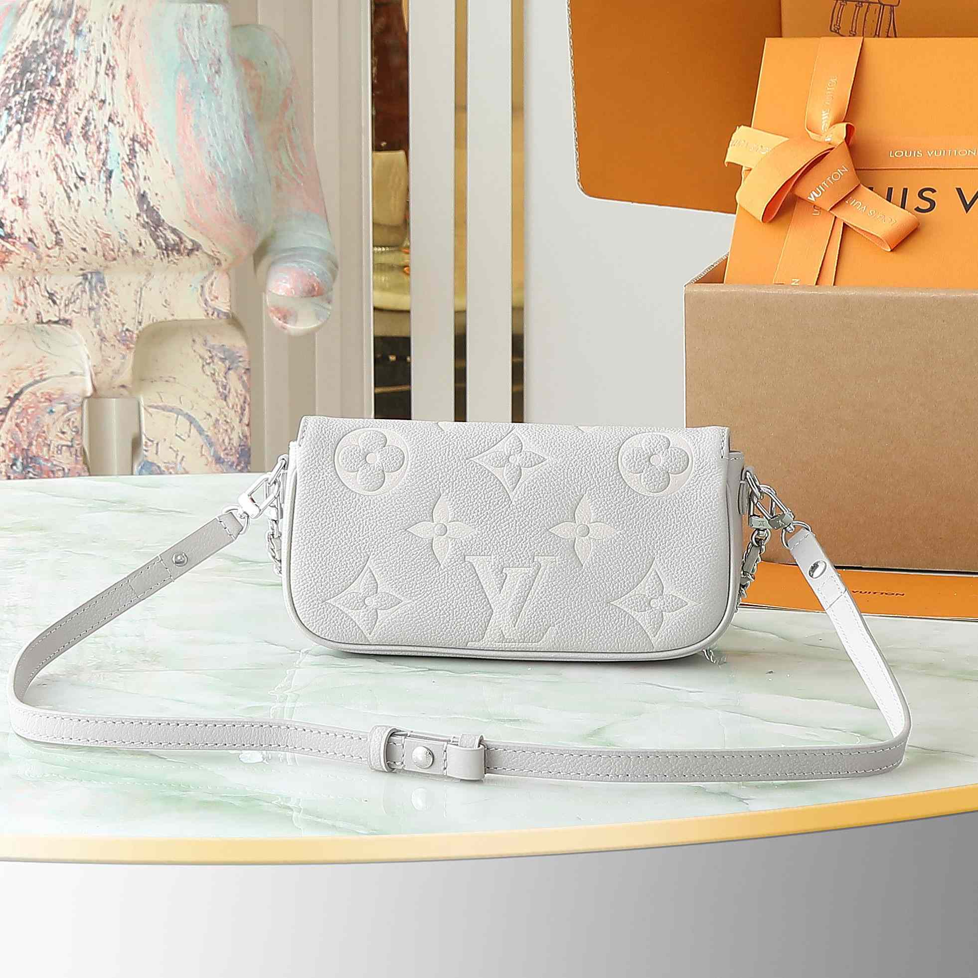 Louis Vuitton Wallet on Chain Ivy    M14225 - DopestKickz