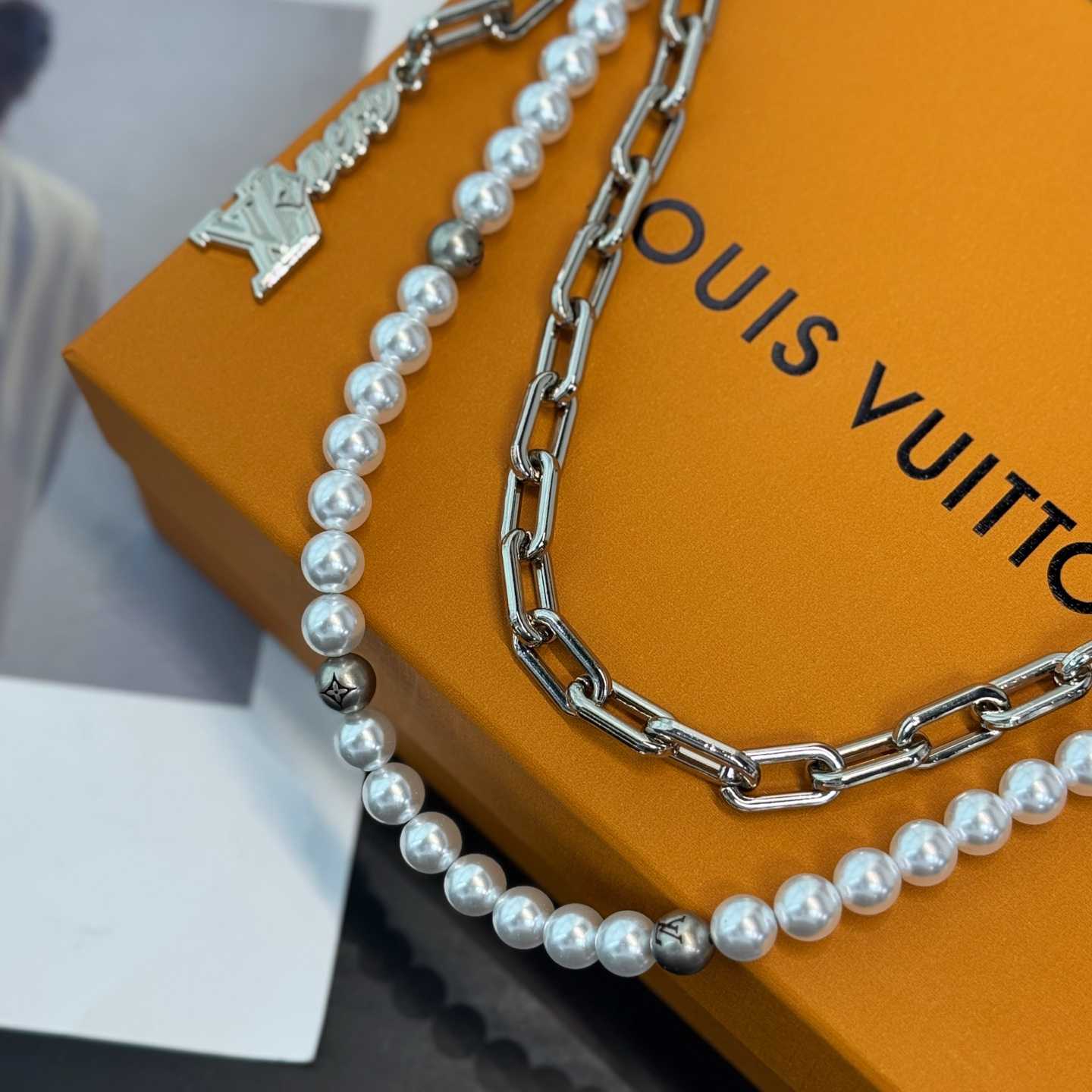 Louis Vuitton Pearls Chain Belt and Bag Charm  M02606 - DopestKickz