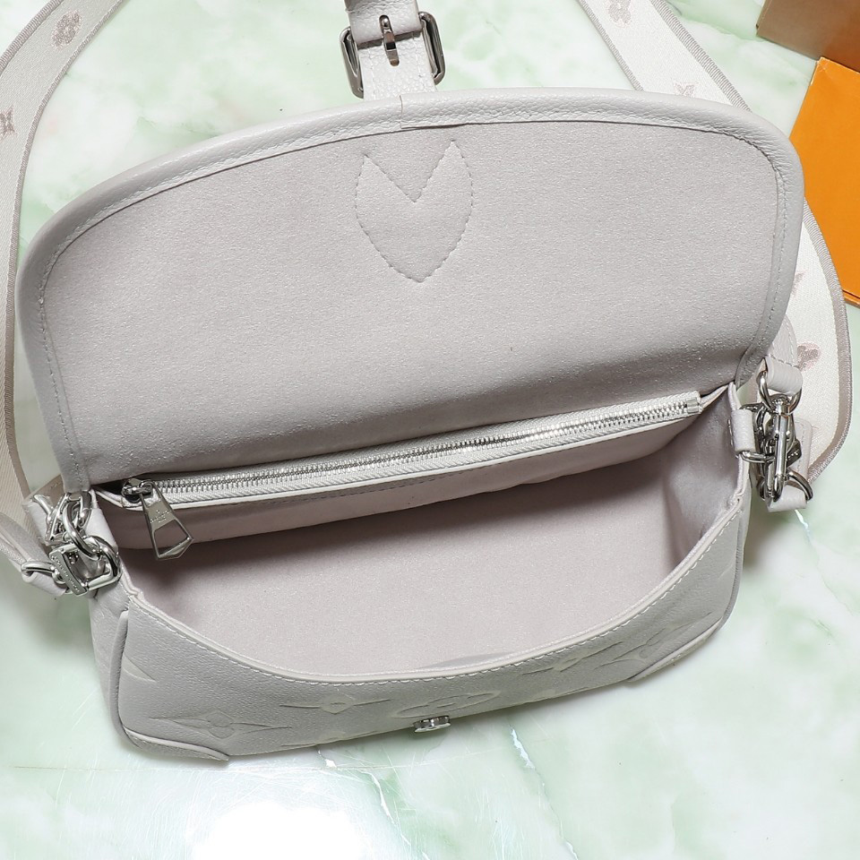 Louis Vuitton Diane   M14214 - DopestKickz
