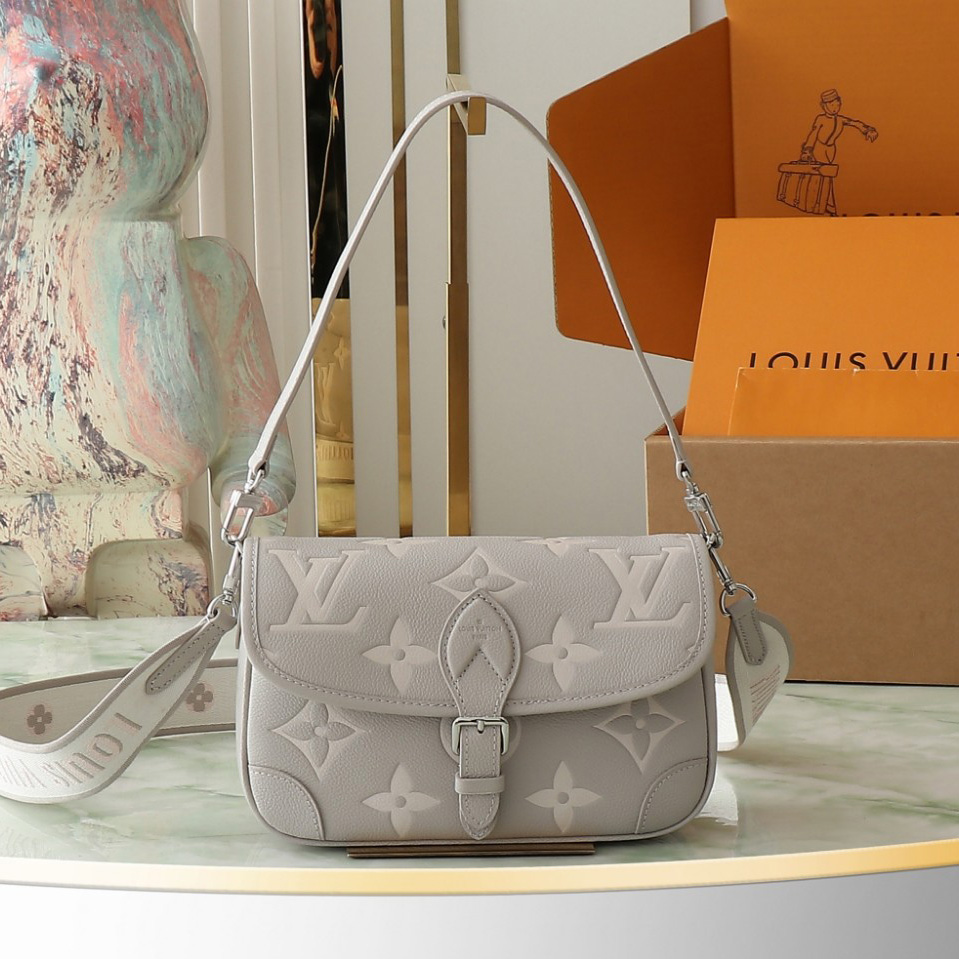 Louis Vuitton Diane   M14214 - DopestKickz