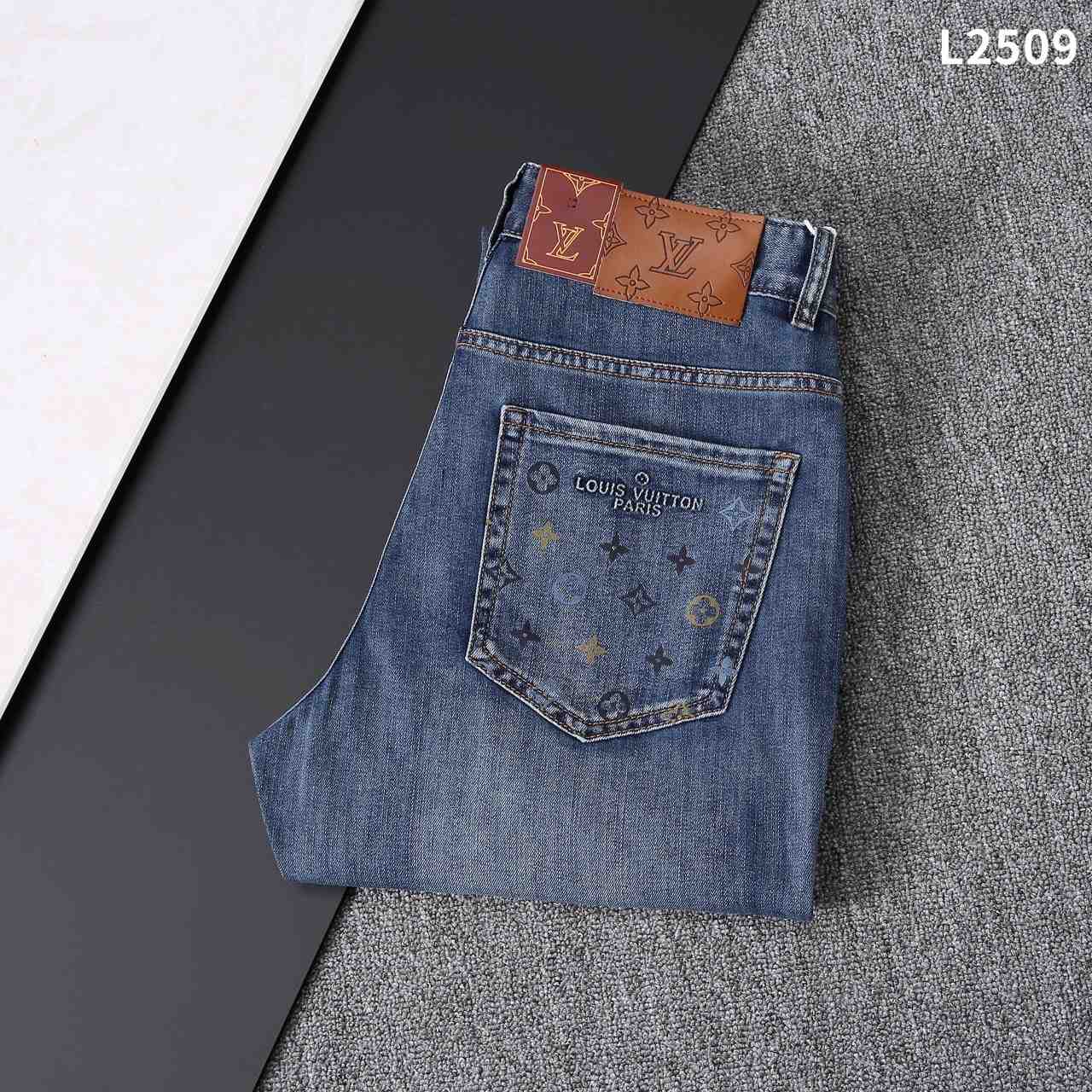 Louis Vuitton Jeans - DopestKickz