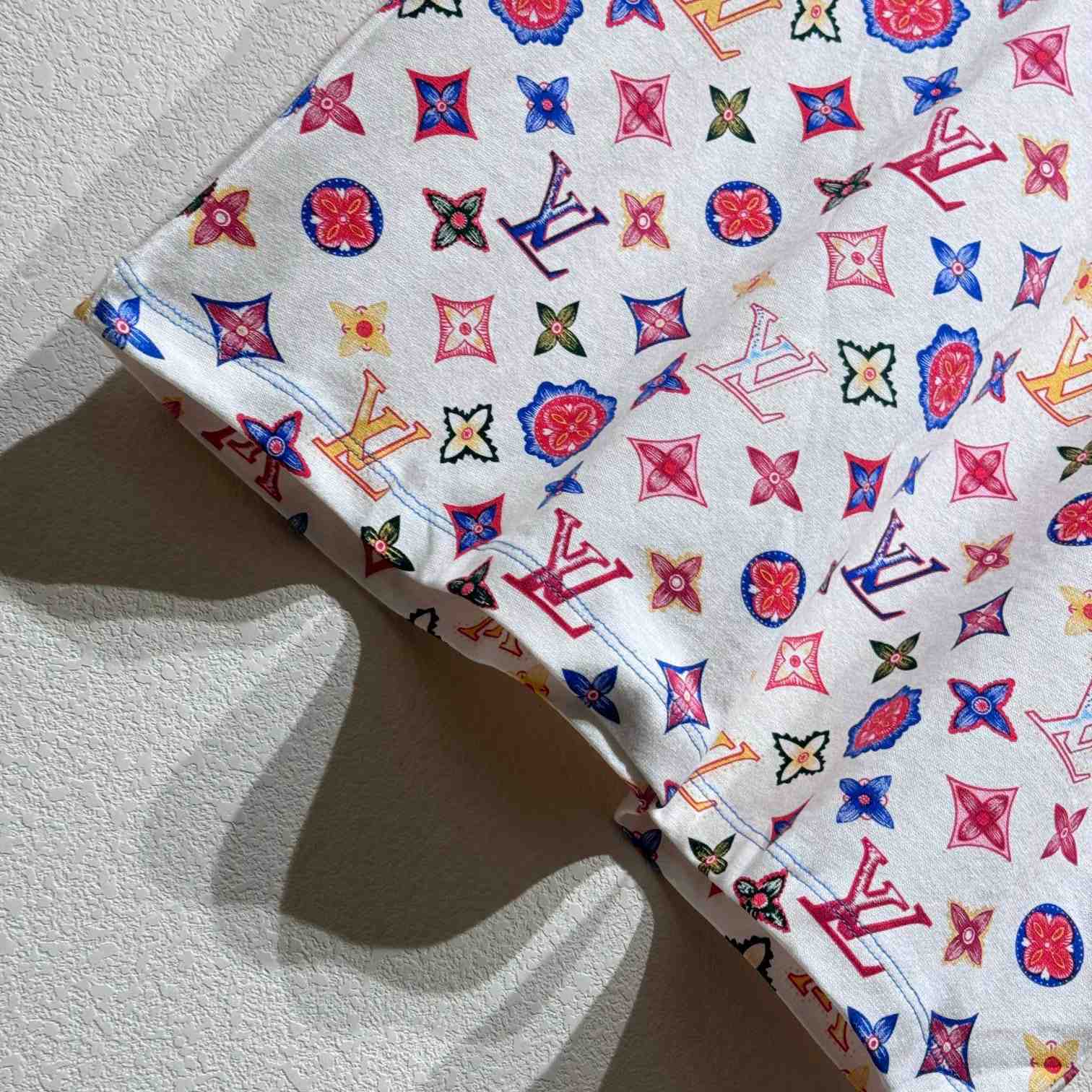 Louis Vuitton Monogram T-Shirt   1AGSMU - DopestKickz