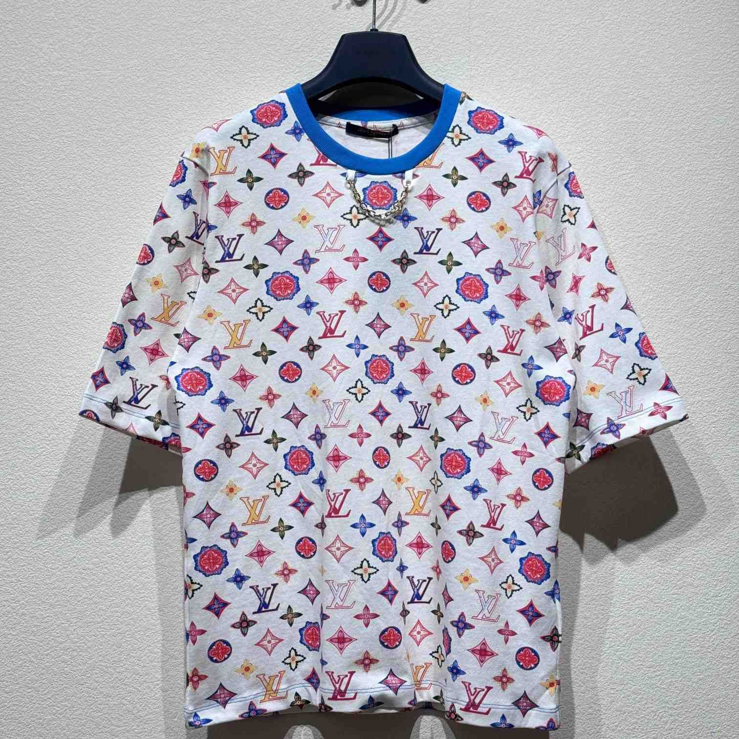 Louis Vuitton Monogram T-Shirt   1AGSMU - DopestKickz