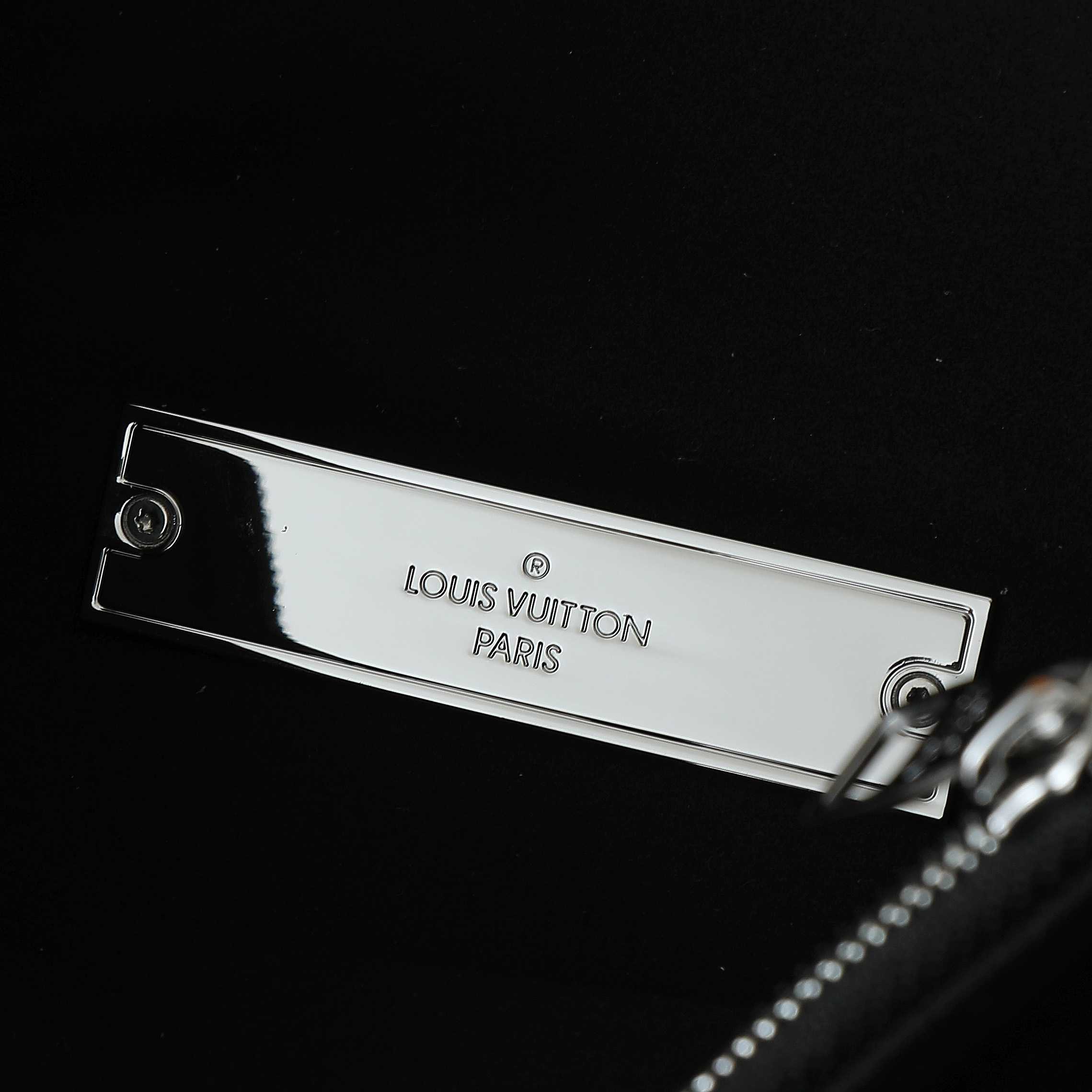 Louis Vuitton Dauphine Soft Vibe MM   M13450 - DopestKickz