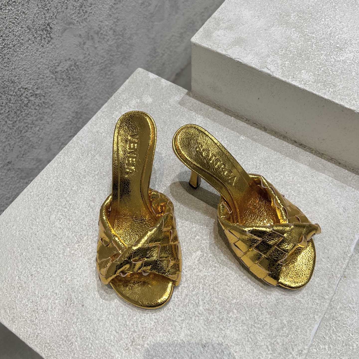 Bottega Veneta Blink Mule   - DopestKickz