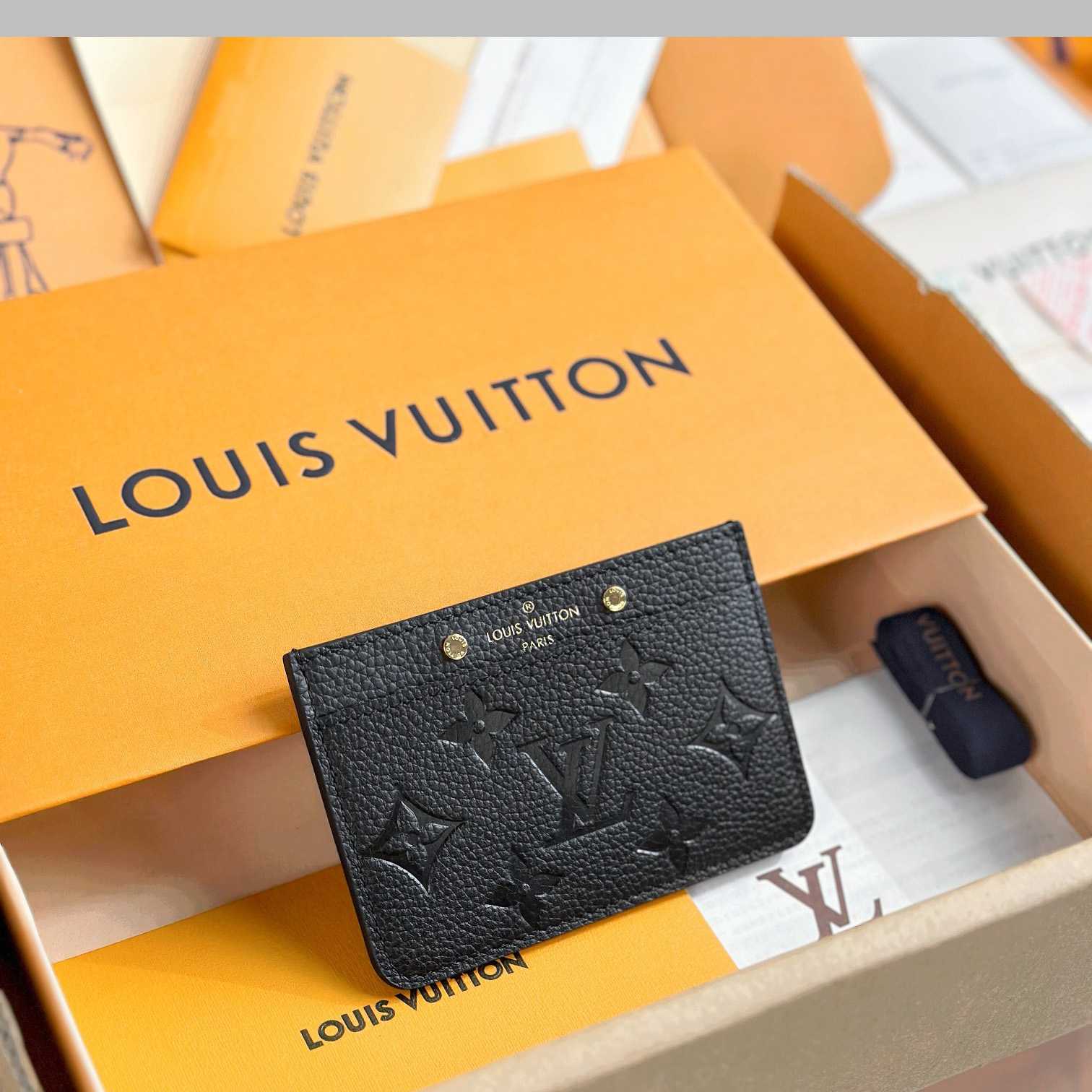 Louis Vuitton Card Holder  M69171 - DopestKickz