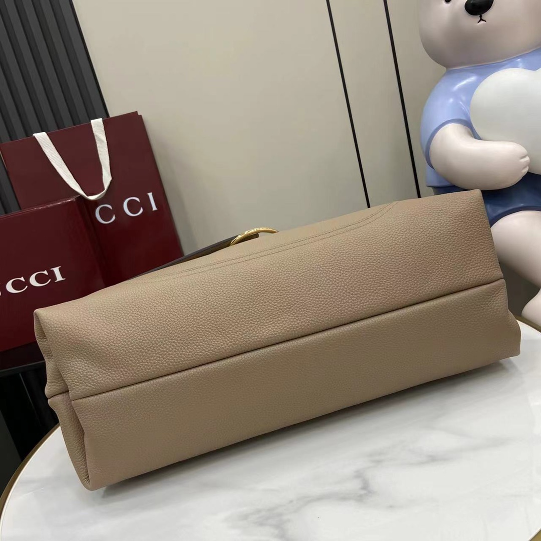Gucci Softbit Maxi Shoulder Bag - DopestKickz