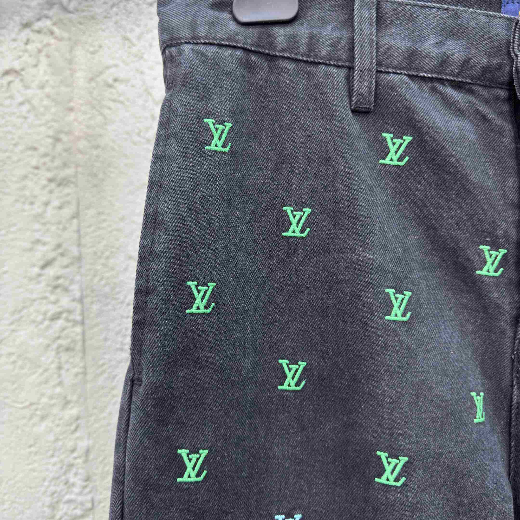 Louis Vuitton LV Blason Gradient Embroidered Denim Skate Pants   1AGTHE - DopestKickz