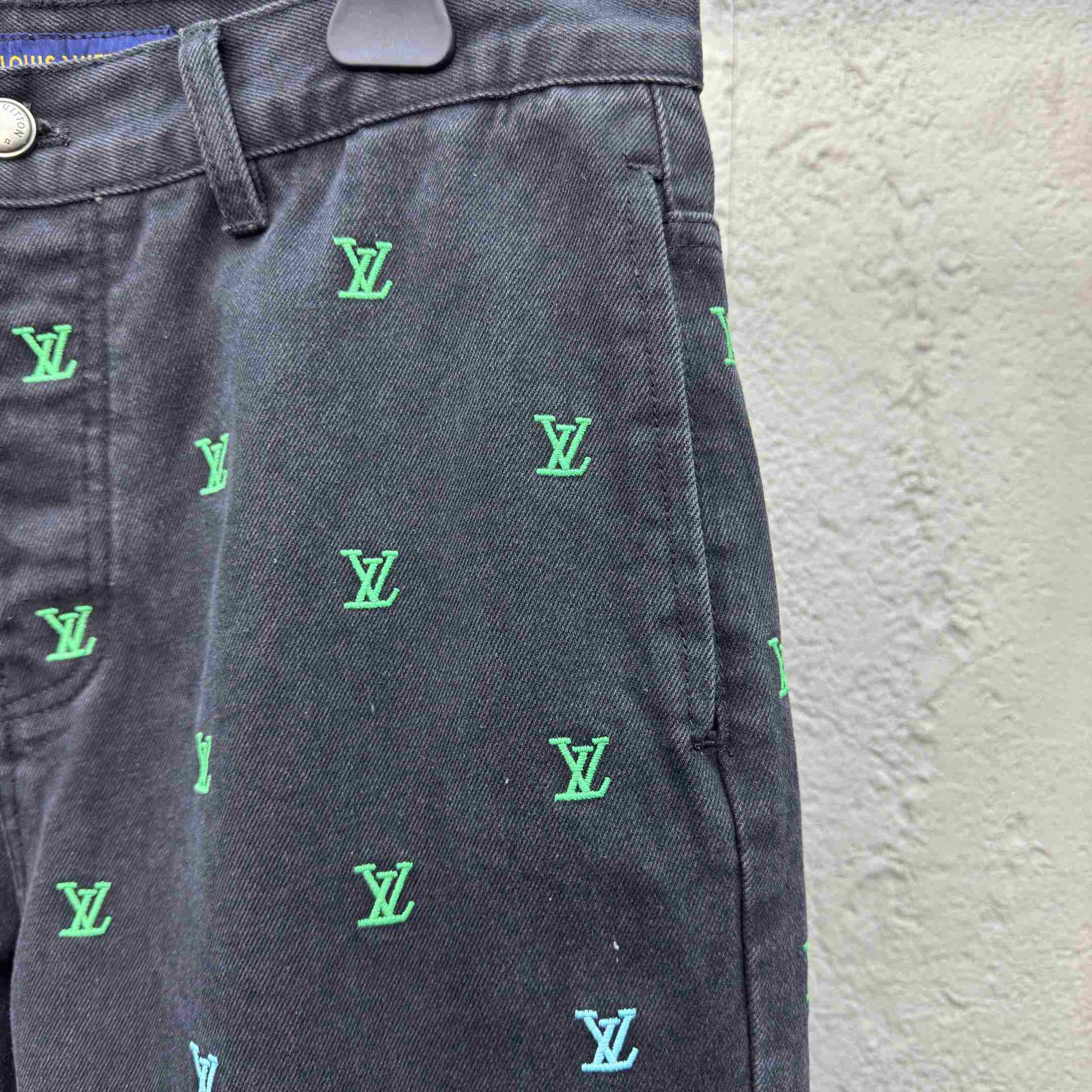 Louis Vuitton LV Blason Gradient Embroidered Denim Skate Pants   1AGTHE - DopestKickz